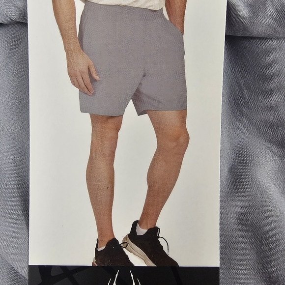 Spyder Active Men's Lightweight Zippered Pockets Short Size XXL Gray - Picture 2 of 10